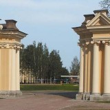 Восточные пилоны