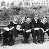 Слева направо - Денисов Анатолий, Кожарский Герман, Троценко Владимир, Макарцев Рудик. Стрельна 1955 г (фото из архива В. Троценко)
