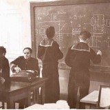Ревут Давид Борисович, на занятиях по приемным устройствам, 2- гр. РТО 1958-1961